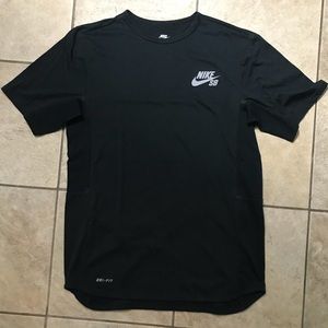 Nike SB T-shirt Size M